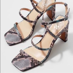 Vince Camuto MAIVRA square toe snakeskin strappy Y2K 90’s heels 11